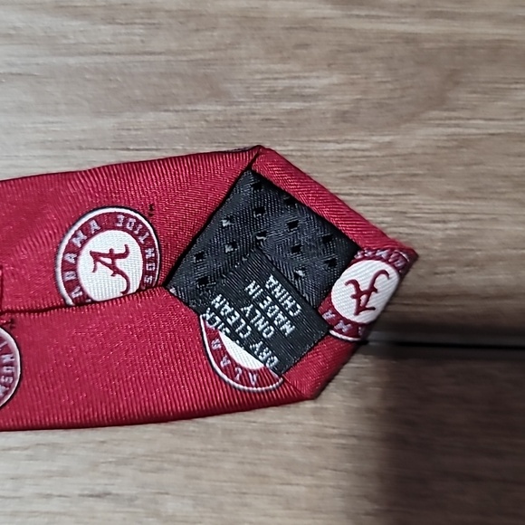 Alabama Crimson Tide MENS Tie - Picture 6 of 8